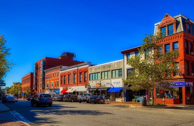portsmouth-g2320aaeb5_640 (1) image of downtown Sherbrooke